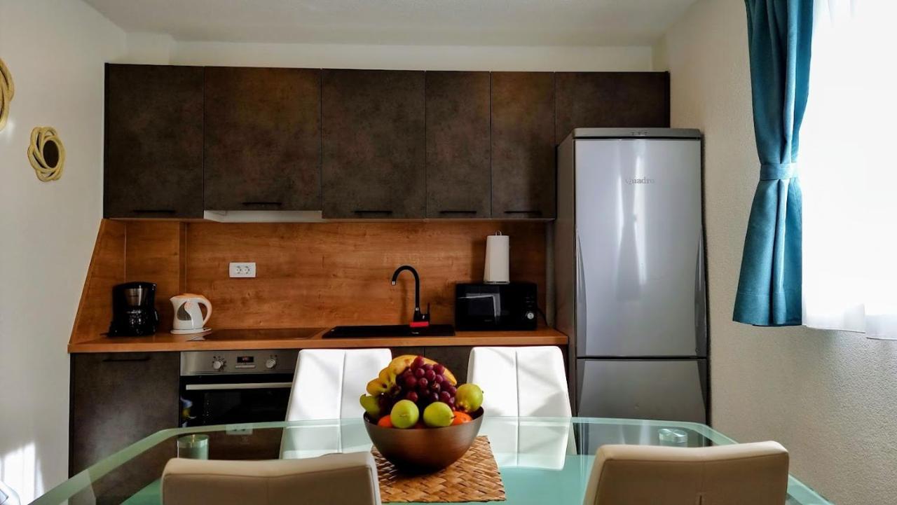 Dorijini Dvori Bed and Breakfast Baška Voda Eksteriør billede