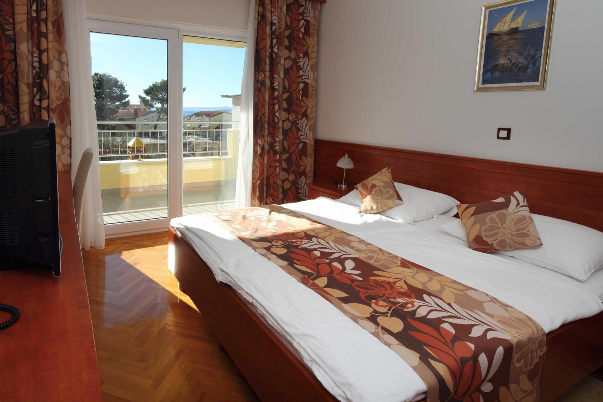 Dorijini Dvori Bed and Breakfast Baška Voda Værelse billede