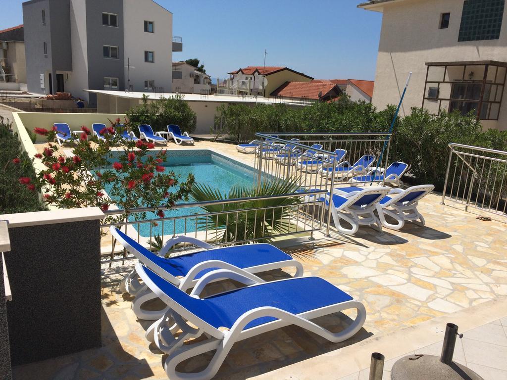Dorijini Dvori Bed and Breakfast Baška Voda Eksteriør billede