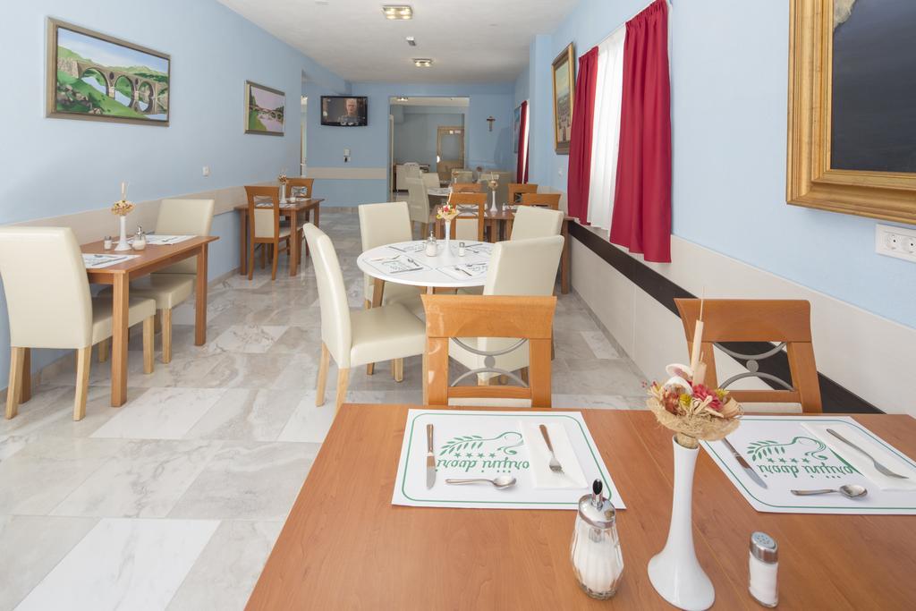Dorijini Dvori Bed and Breakfast Baška Voda Eksteriør billede