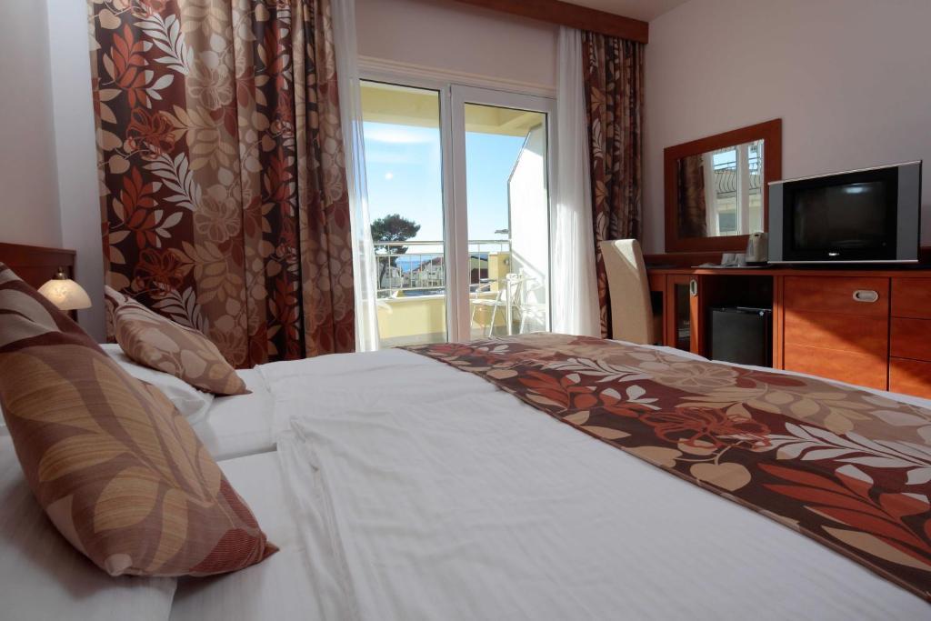 Dorijini Dvori Bed and Breakfast Baška Voda Eksteriør billede